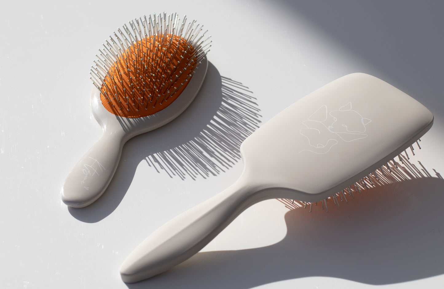 The Detangling Hair Brush